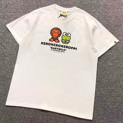 ¥82 BAPE T-SHIRT 4206101598(im 170cm 60kg i wear size L in the phot)