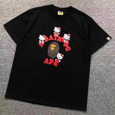 ¥82 BAPE T-SHIRT 4206102498(im 170cm 60kg i wear size L in the phot)