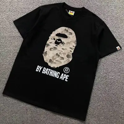 ¥82 BAPE T-SHIRT 4206100898(im 170cm 60kg i wear size L in the phot)