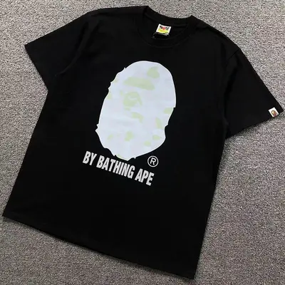 ¥82 BAPE T-SHIRT 4206100598(im 170cm 60kg i wear size L in the phot)