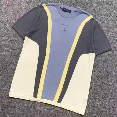 ¥178 L⭐ T-SHIRT 3206200721(im 170cm 60kg i wear size M in the phot)
