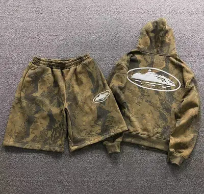TOP ¥185 SHORTS ¥118 CORTEIZ HOODIE SHORTS 126200134(im 170cm 60kg i wear size S in the phot)