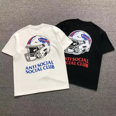 ¥88 ANTI SOCIAL SOCIAL CLUB T-SHIRT 4206211702(im 170cm 60kg i wear size M in the phot)