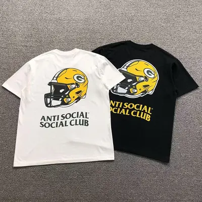 ¥88 ANTI SOCIAL SOCIAL CLUB T-SHIRT 126212102(im 170cm 60kg i wear size L in the phot)