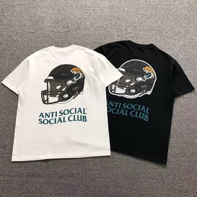 ¥88 ANTI SOCIAL SOCIAL CLUB T-SHIRT 4206212002(im 170cm 60kg i wear size L in the phot)