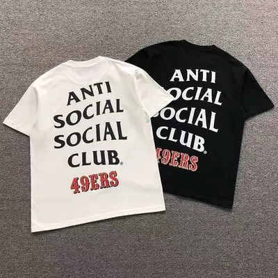 ￥88 ANTI SOCIAL SOCIAL CLUB T-SHIRT 126212502（im 170cm 60kg i wear size M in the phot）