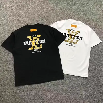 ¥129 L⭐ T-SHIRT 126271060(im 170cm 60kg i wear size XL in the phot)