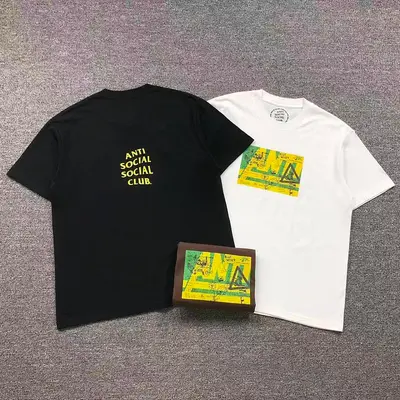 ￥88 ANTI SOCIAL SOCIAL CLUB T-SHIRT 3207031102（im 170cm 60kg i wear size M in the phot）