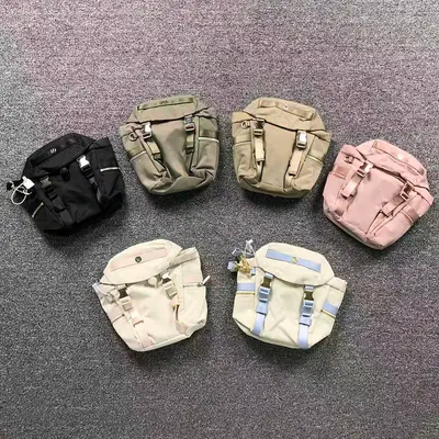 ¥168 LULULEMON BAG 4207031377(长15CM*宽9CM*高19CM)