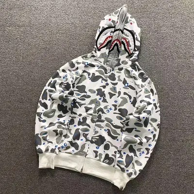 ￥175 BAPE HOODIE 52070725158（im 170cm 60kg i wear size M in the phot）