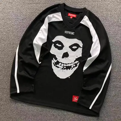 ￥228 S⭐⭐R⭐⭐E LONG SLEEVED 12780235（im 170cm 60kg i wear size M in the phot）