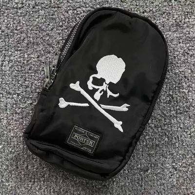￥118 MASTERMIND BAG 3207082421 (长13CM*宽3CM*高18CM)