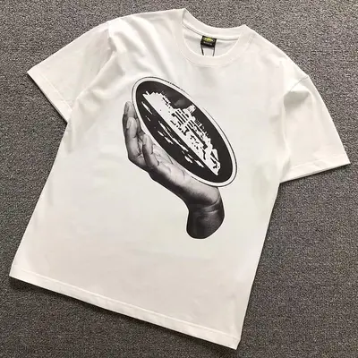 ￥82 CORTEIZ T-SHIRT 5207090178（im 170cm 60kg i wear size M in the phot）