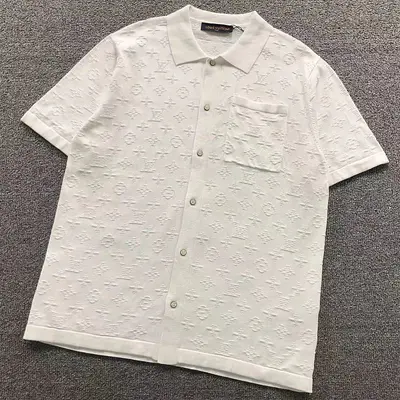 ¥195 L⭐ T-SHIRT 22071023125(im 170cm 60kg i wear size S in the phot)