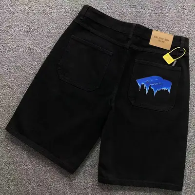 ￥185 B⭐L⭐⭐⭐IA⭐A SHORTS 3207114017（im 170cm 60kg i wear size L in the phot）