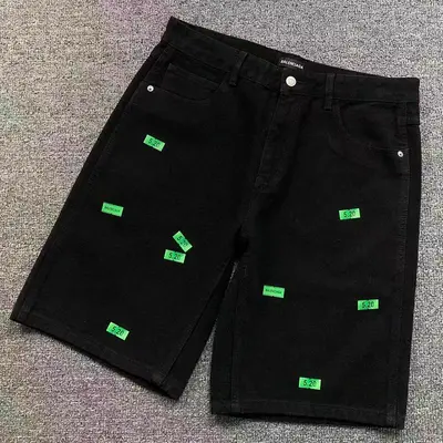 ￥185 B⭐L⭐⭐⭐IA⭐A SHORTS 3207110317（im 170cm 60kg i wear size L in the phot）