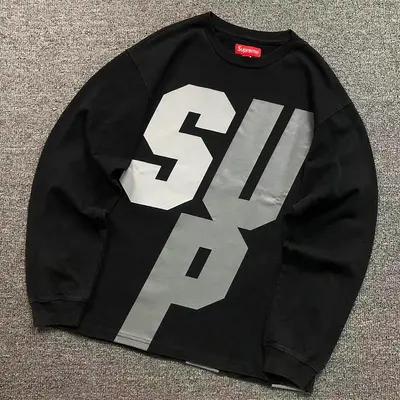 ¥175 S⭐⭐R⭐⭐E LONG SLEEVED 52071613182(im 170cm 60kg i wear size S in the phot)