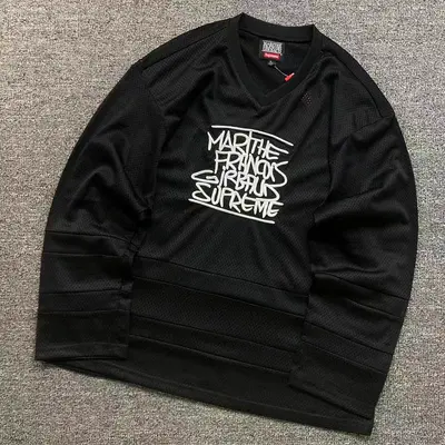 ¥165 S⭐⭐R⭐⭐E LONG SLEEVED 52071619182(im 170cm 60kg i wear size S in the phot)