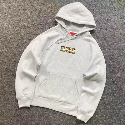 ¥215 S⭐⭐R⭐⭐E HOODIE 52071606182(im 170cm 60kg i wear size S in the phot)
