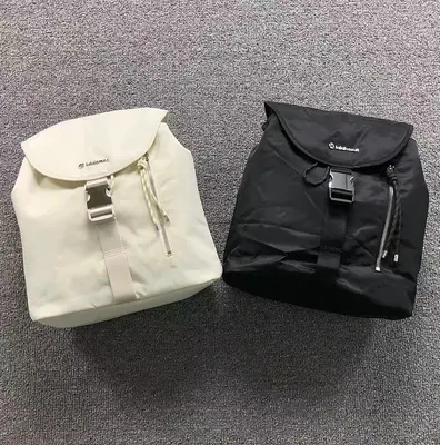 ¥135 LULULEMON BAG 2207172176 (长38CM*宽13CM*高36CM)