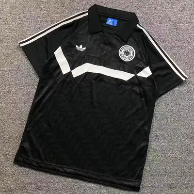 ￥105 FOOTBALL T-SHIRT 1272018002（im 170cm 60kg i wear size L in the phot）