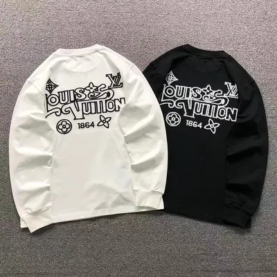 ¥139 L⭐ LONG SLEEVED 3207240821(im 170cm 60kg i wear size M in the phot)