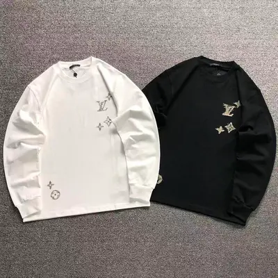¥139 L⭐ LONG SLEEVED 3207240721(im 170cm 60kg i wear size M in the phot)