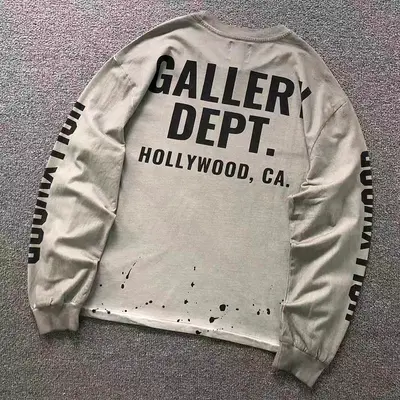 ￥139 GALLERY DEPT LONG SLEEVED 2207252717（im 170cm 60kg i wear size S in the phot）