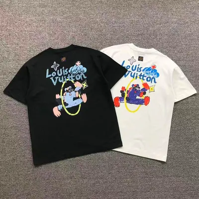¥125 L⭐ T-SHIRT 3208010821 (im 170cm 60kg i wear size M in the phot)