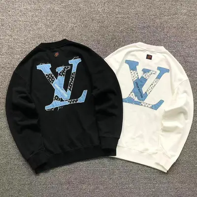 ¥178 L⭐ HOODIE 3208011621(im 170cm 65kg i wear size M in the phot)