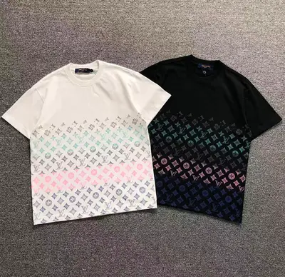 ¥125 L⭐ T-SHIRT 2208033015(im 170cm 60kg i wear size S in the phot)