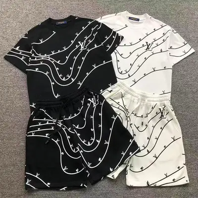 TOP ¥125 SHORTS ¥158 L⭐ T-SHIRT SHORTS 2208020615(im 170cm 60kg i wear size S in the phot)