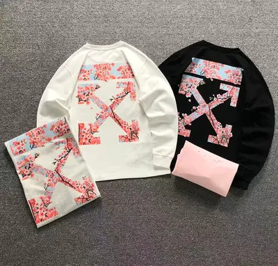￥125 OFF-WHITE LONG SLEEVED 5208080719 （im 170cm 60kg i wear size M in the phot）