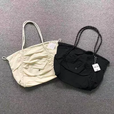 ¥208 LULULEMON BAG 4208220275 (长50CM*高37CM)