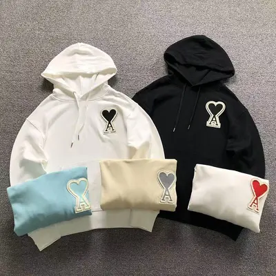 ¥188 AMI HOODIE 304 22082706001(im 170cm 60kg i wear size M in the phot)