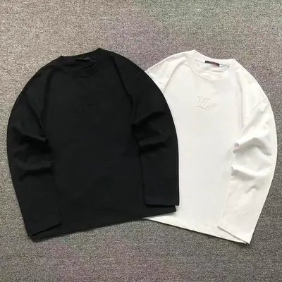 ￥185 L⭐ LONG SLEEVED 4208291601（im 170cm 60kg i wear size L in the phot）