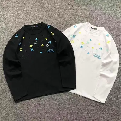 ￥185 L⭐ LONG SLEEVED 4208291501（im 170cm 60kg i wear size M in the phot）