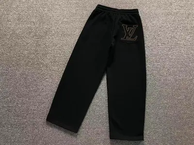 ￥175 L⭐ TROUSERS 3208290417（im 170cm 60kg i wear size S in the phot）
