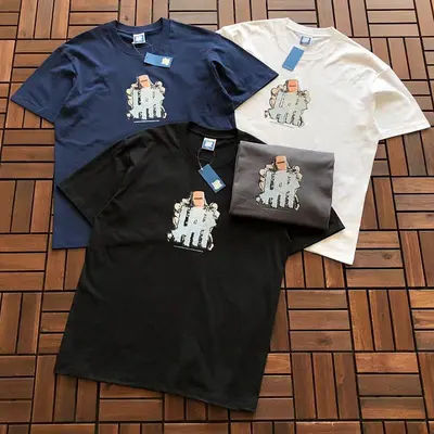 ￥~89 UNDEFEATED T-SHIRT 11072472(im 170CM 60KG iwear size L in the photo）