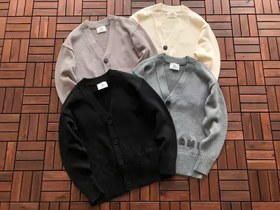 ¥~179 ~A🔥I SWEATER 22091533 (im 180CM 68KG iwear size M in the photo)