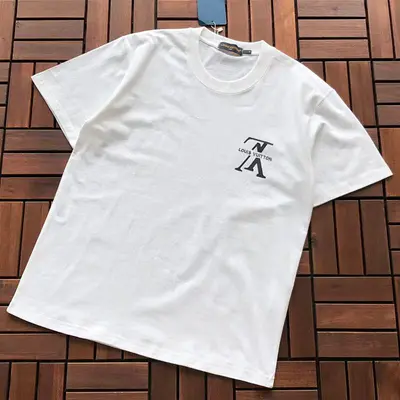¥~85 L🔥 T-SHIRT 22092011 (im 176CM 58KG iwear size M in the photo)