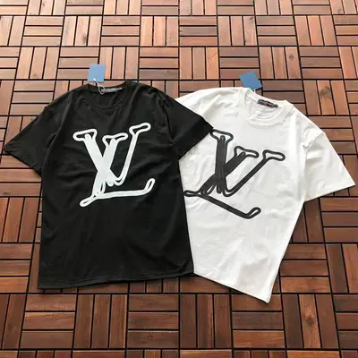 ¥~85 L🔥 T-SHIRT 22092002 (im 180CM 68KG iwear size M in the photo)