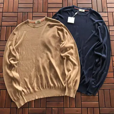 ￥~225 H🔥R🔥E🔥 SWEATER 22092206 (im 180CM 68KG iwear size 3XL in the photo)