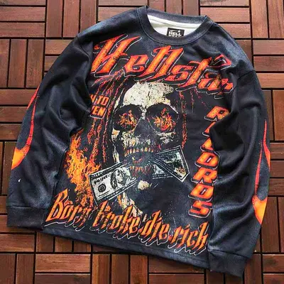 ￥~125 HELLSTAR LONG-SLEEVE 11092573 (im 180CM 68KG iwear size M in the photo)