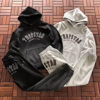 TOP￥~ 165 PANTS￥~ 159 TRAPSTAR HOODIE TROUSERS 11092545 (im 180CM 68KG iwear size S in the photo