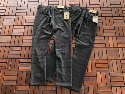 ￥~255 B🔥RB🔥RRY TROUSERS 22092672 (im 180CM 68KG iwear size 32 in the photo)