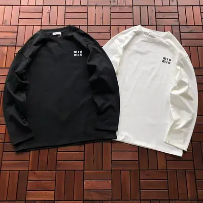 ¥~175 M🔥U M🔥U LONG-SLEEVE 22092644 (im 180CM 68KG iwear size L in the photo)