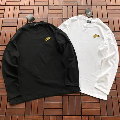 ￥~139 N🔥K🔥 LONG-SLEECE 22110431 (im 176CM 58KG iwear size XL in the photo)