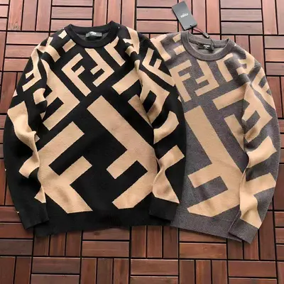 ￥~219 F🔥🔥D🔥 SWEATER 11110703 (im 185CM 70KG iwear size XL in the photo)