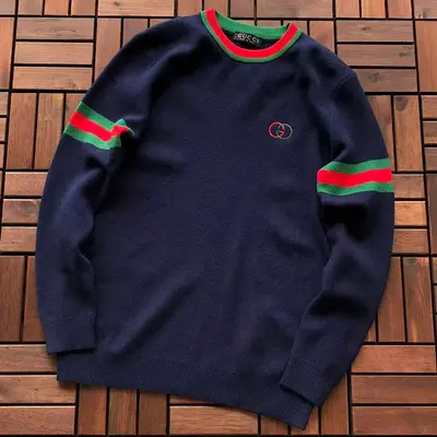 ￥~219 G🔥C🔥I SWEATER 11110912 (im 172CM 65KG iwear size L in the photo)